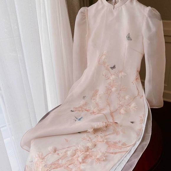 Designed 3D Floral Vietnamese dress Ao Dai Pink -included pants - Picture 2 of 3